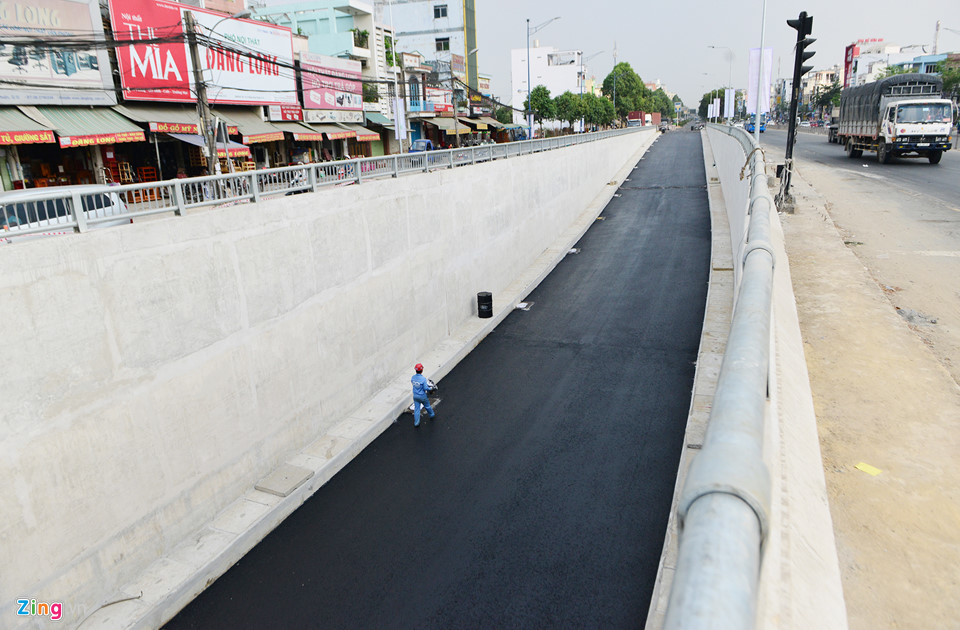 Hầm chui nút giao thông 3 tầng ở Sài Gòn trước ngày thông xe